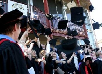 112812_college_graduation-money_0