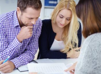 personalfinance_paperwork_366209000